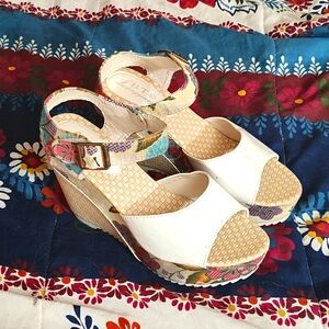 Floral Pattern Platform Sandals for Women, velcro closure